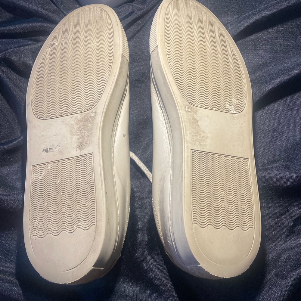 Common Projects Off-White Leather Sneakers - Picture 5 of 5